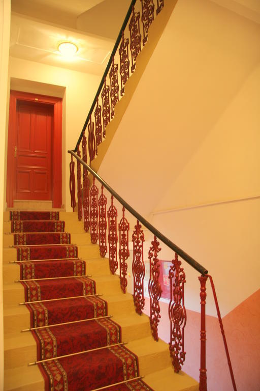 Vlkova Palace Praga Exterior foto